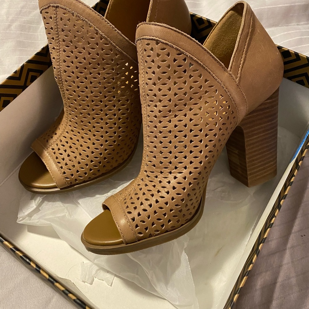 Lucky Brand leather peep toe booties